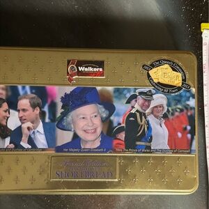 Walkers Special Edition Shortbread Tin Queen Elizabeth Kate William